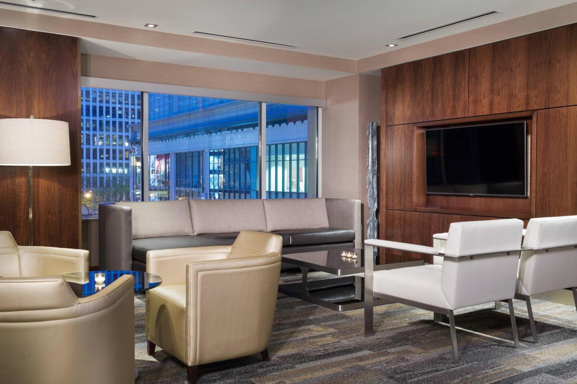Ac Downtown 4*