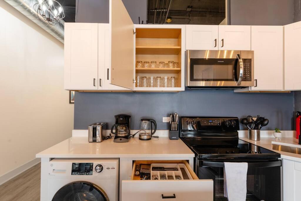 Mccormick 3br/2ba Luxury For Up To 8 Guests With Optional Parking And Gym Access *