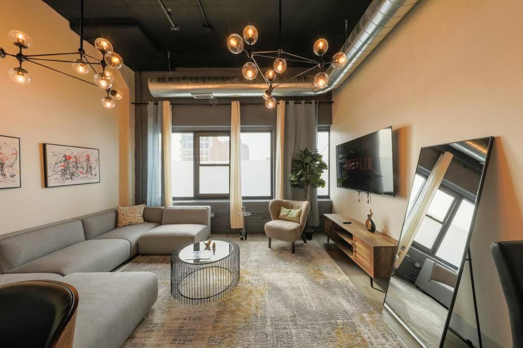 Mccormick 3br/2ba Luxury For Up To 8 Guests With Optional Parking And Gym Access Apartment *