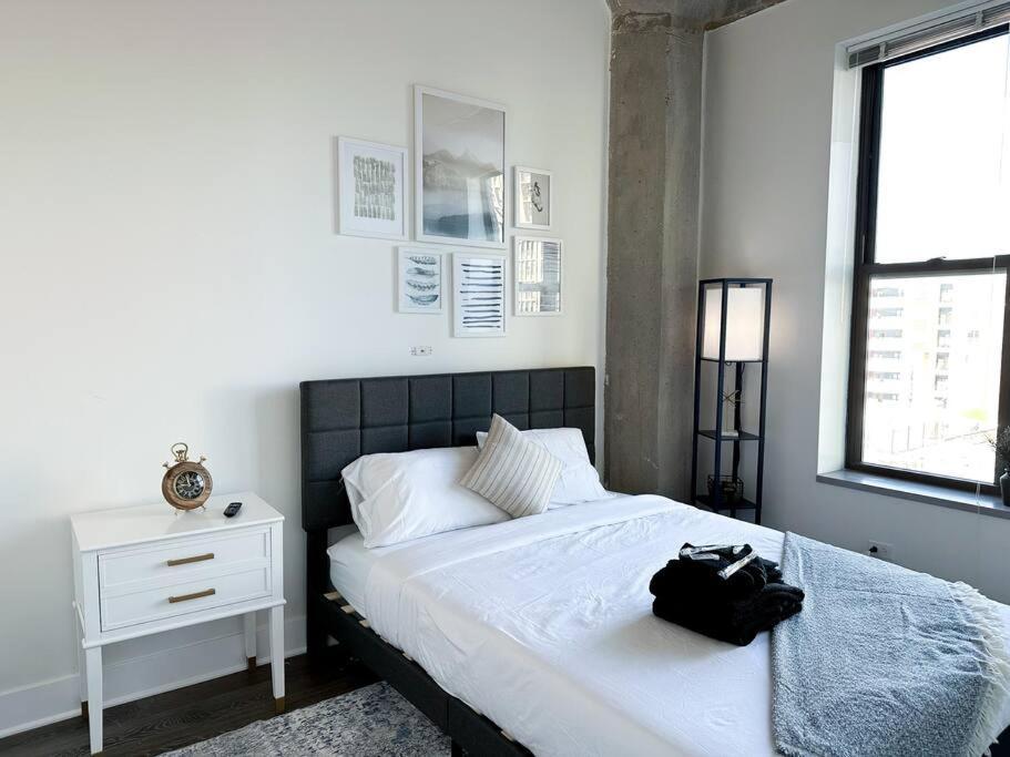 Mccormick 2br-2ba For Up To 8 Guests With Skyline View, Optional Parking & Gym Access Apartment *