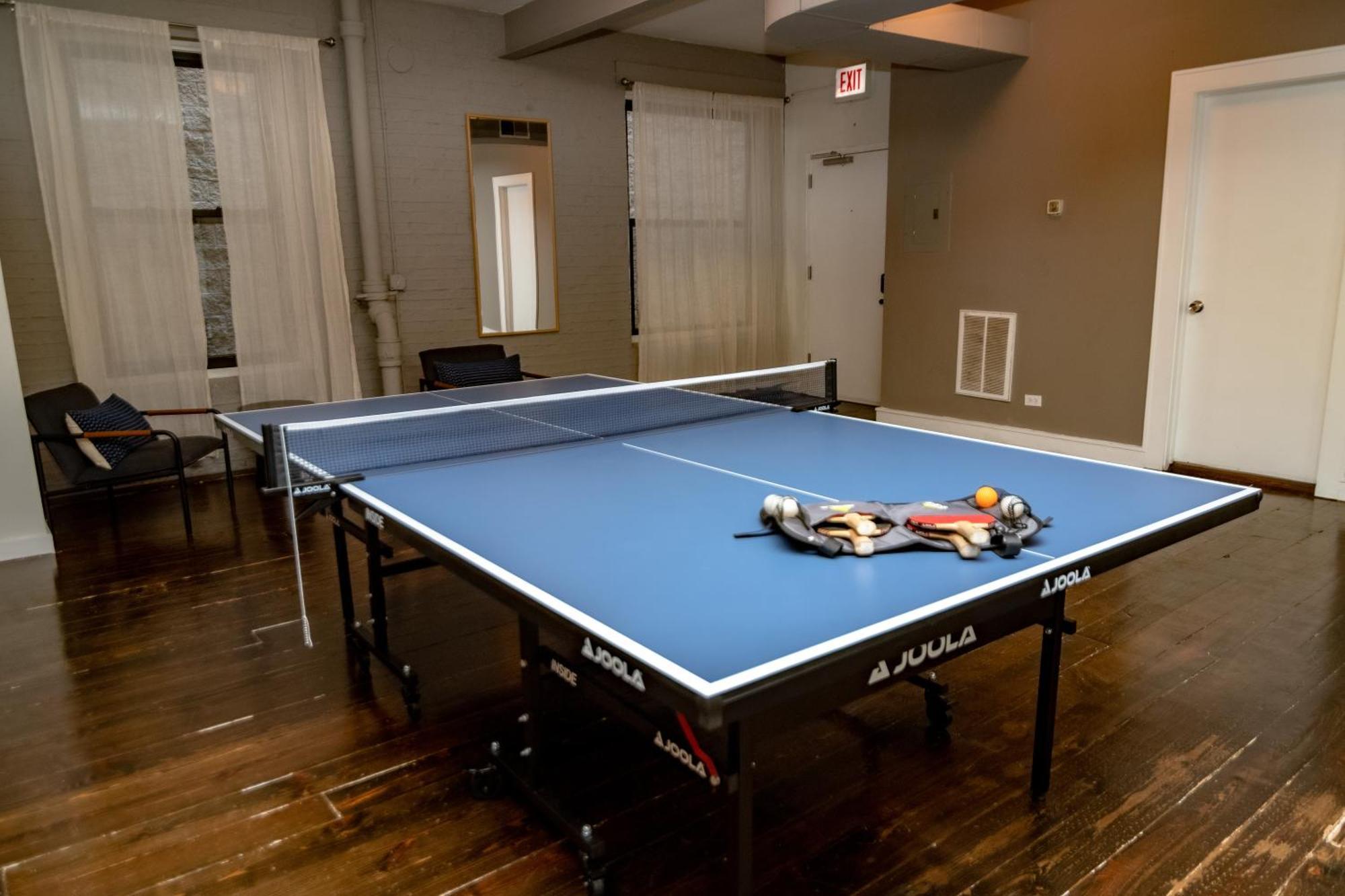 Mccormick 3br Huge Family Unit With Optional Parking & Ping-pong Table Apartamento Chicago