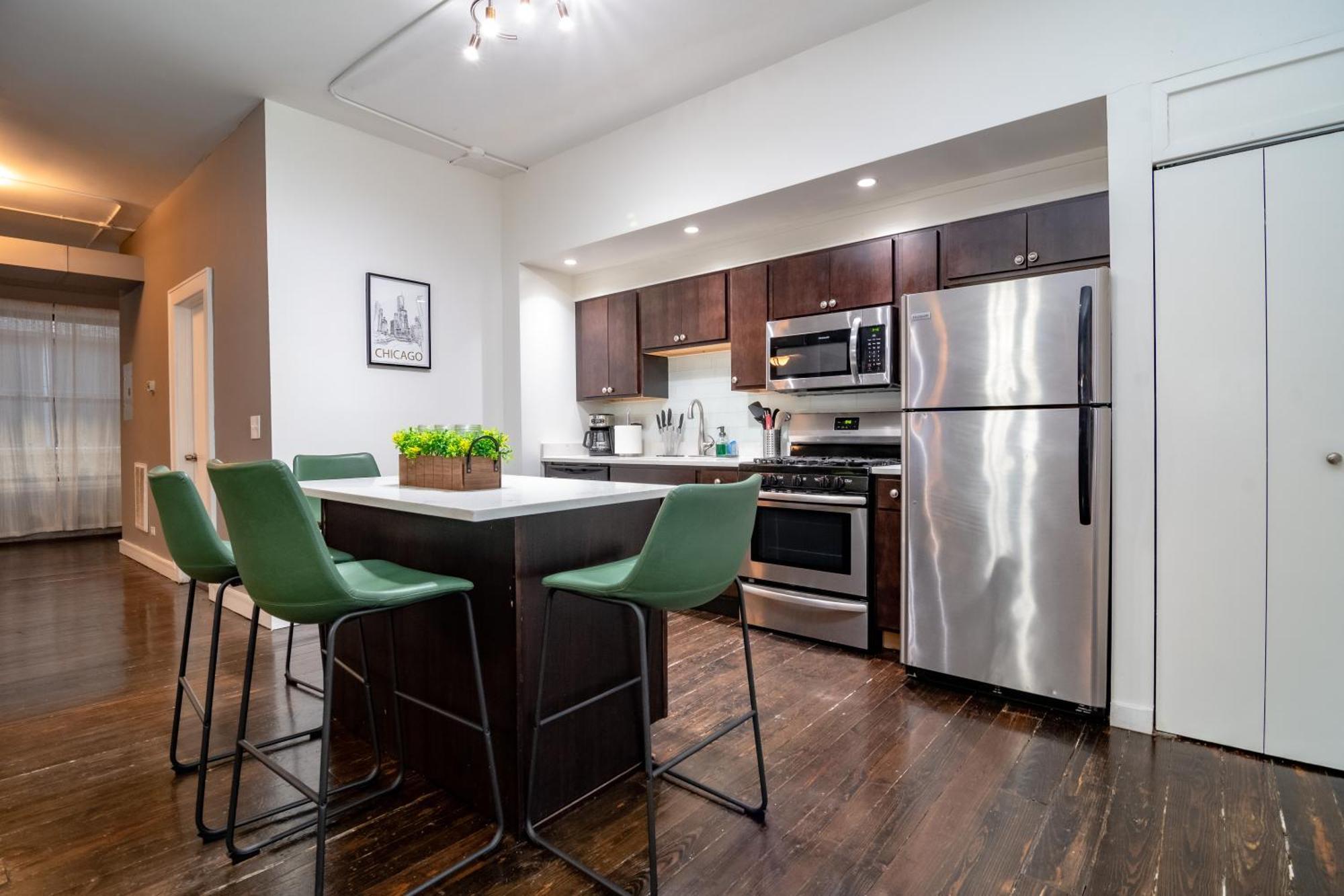 Apartamento Mccormick 3br Huge Family Unit With Optional Parking & Ping-pong Table Chicago
