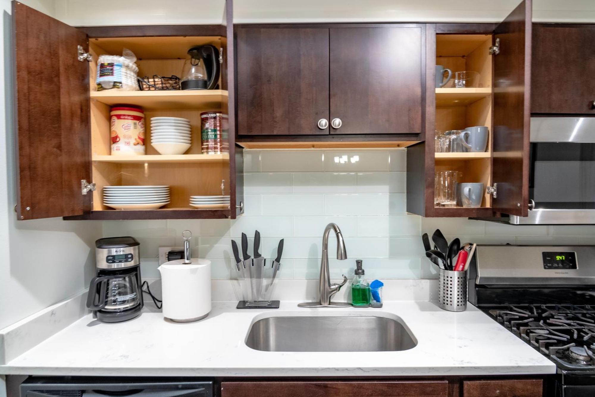 Mccormick 3br Huge Family Unit With Optional Parking & Ping-pong Table Apartamento Chicago