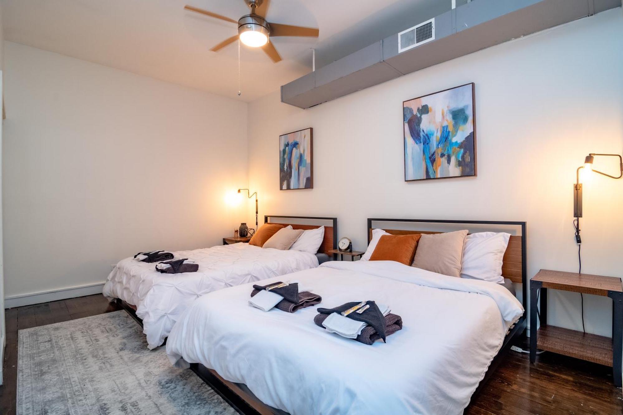 Mccormick 3br Huge Family Unit With Optional Parking & Ping-pong Table Chicago