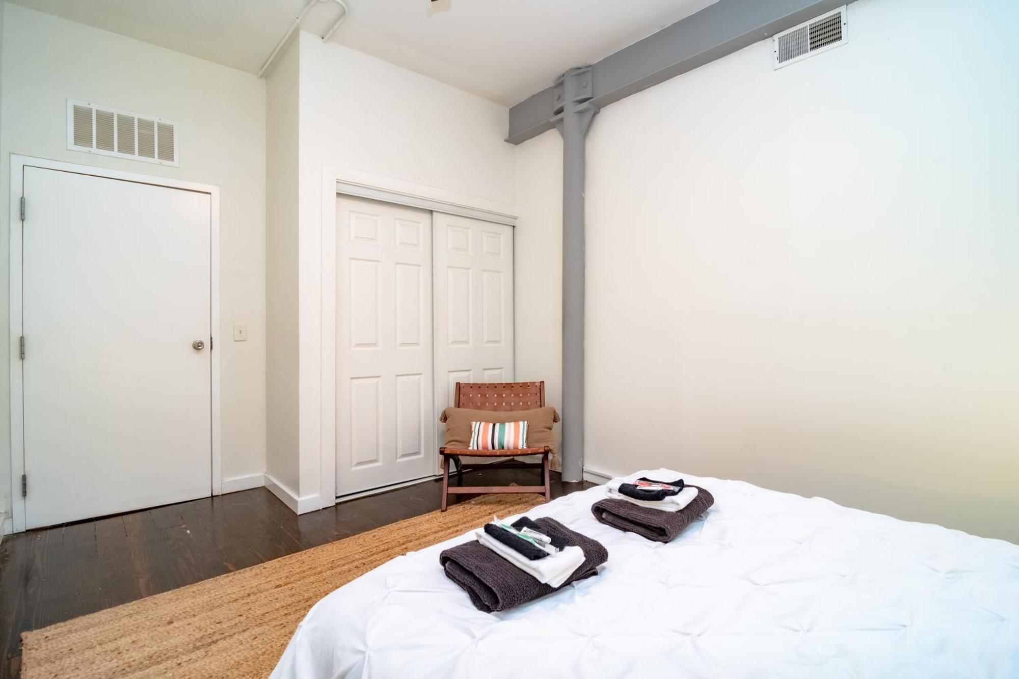Mccormick 3br Huge Family Unit With Optional Parking & Ping-pong Table