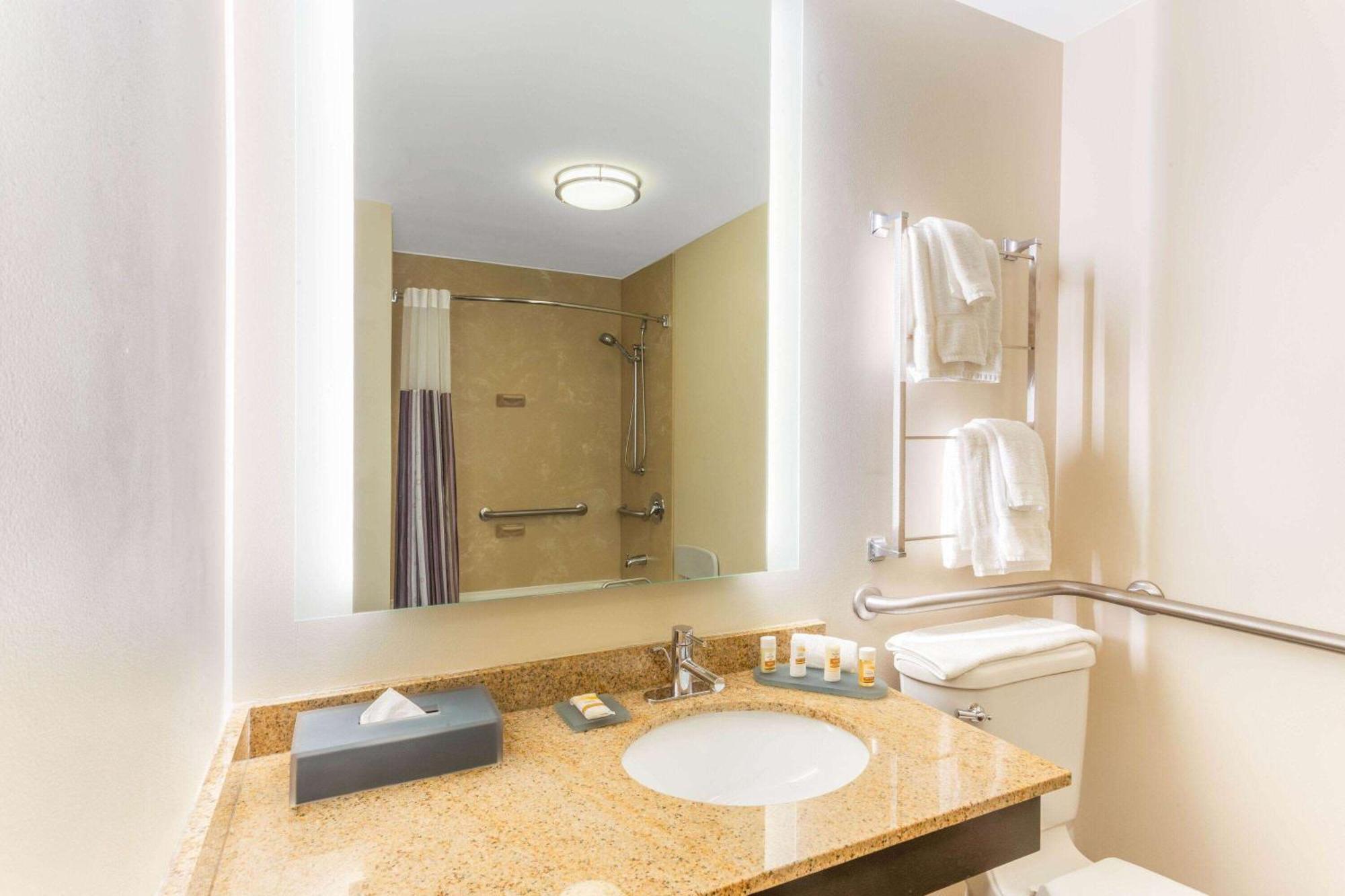 La Quinta By Wyndham Downtown