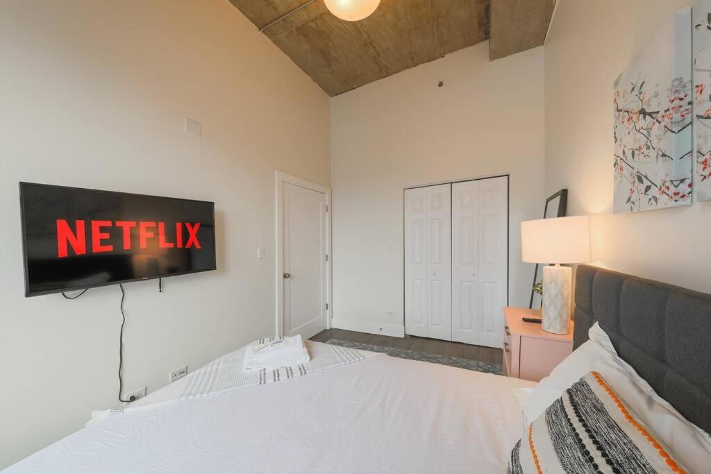 Mccormick 2br-2ba Family Unit For Up To 8 Guests With Skyline View, Optional Parking & Gym * Chicago
