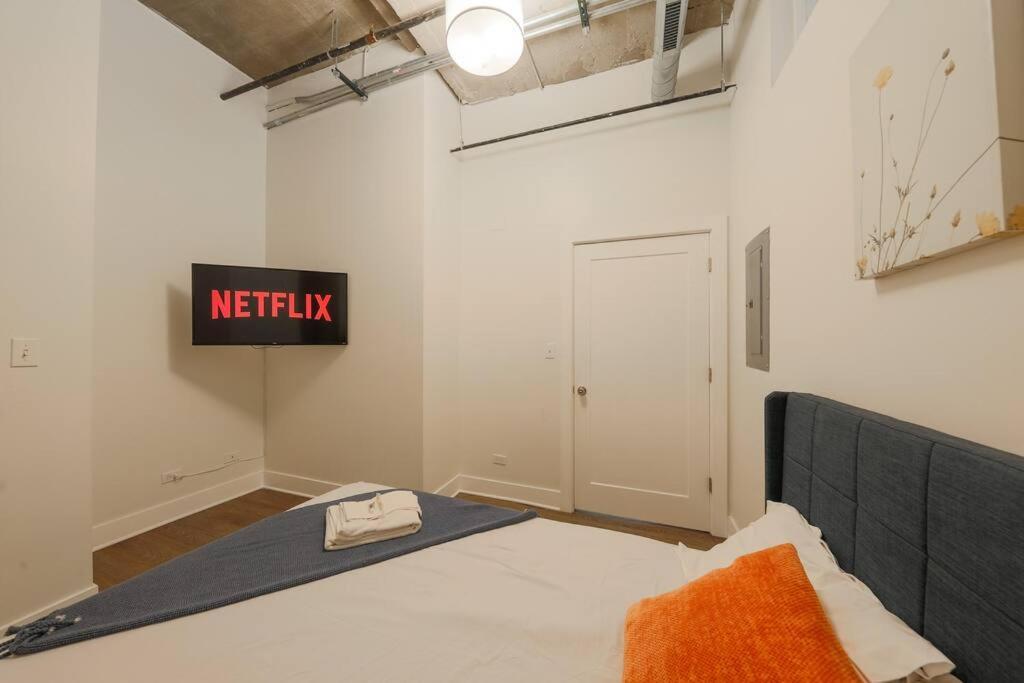 Mccormick 2br-2ba Family Unit For Up To 8 Guests With Skyline View, Optional Parking & Gym *