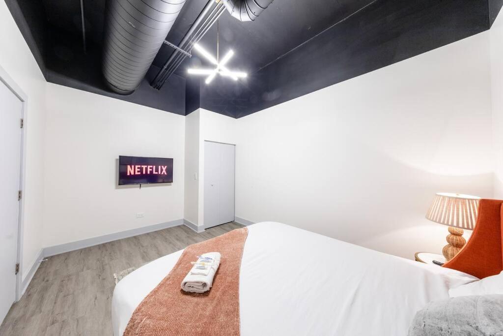 Group-friendly 6br Luxury In Prime South Loop Location With Optional Parking And Gym Access Near Mccormick Place, Soldier Field And Grant Park * Chicago