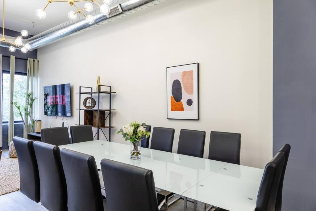 Group-friendly 6br Luxury In Prime South Loop Location With Optional Parking And Gym Access Near Mccormick Place, Soldier Field And Grant Park Chicago