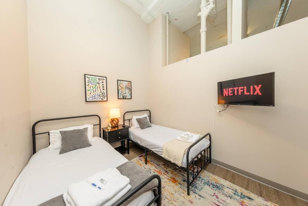 Apartment Mccormick 2br/2ba Oasis With Optional Parking, Patio, Gym For Up To 6 Guests Chicago