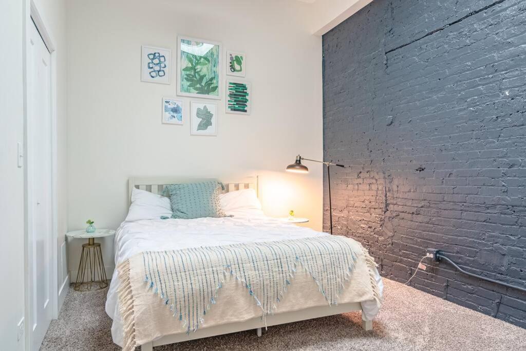 Mccormick Place 420 Friendly 3br/2ba With Optional Parking For Up To 8 Guests Chicago