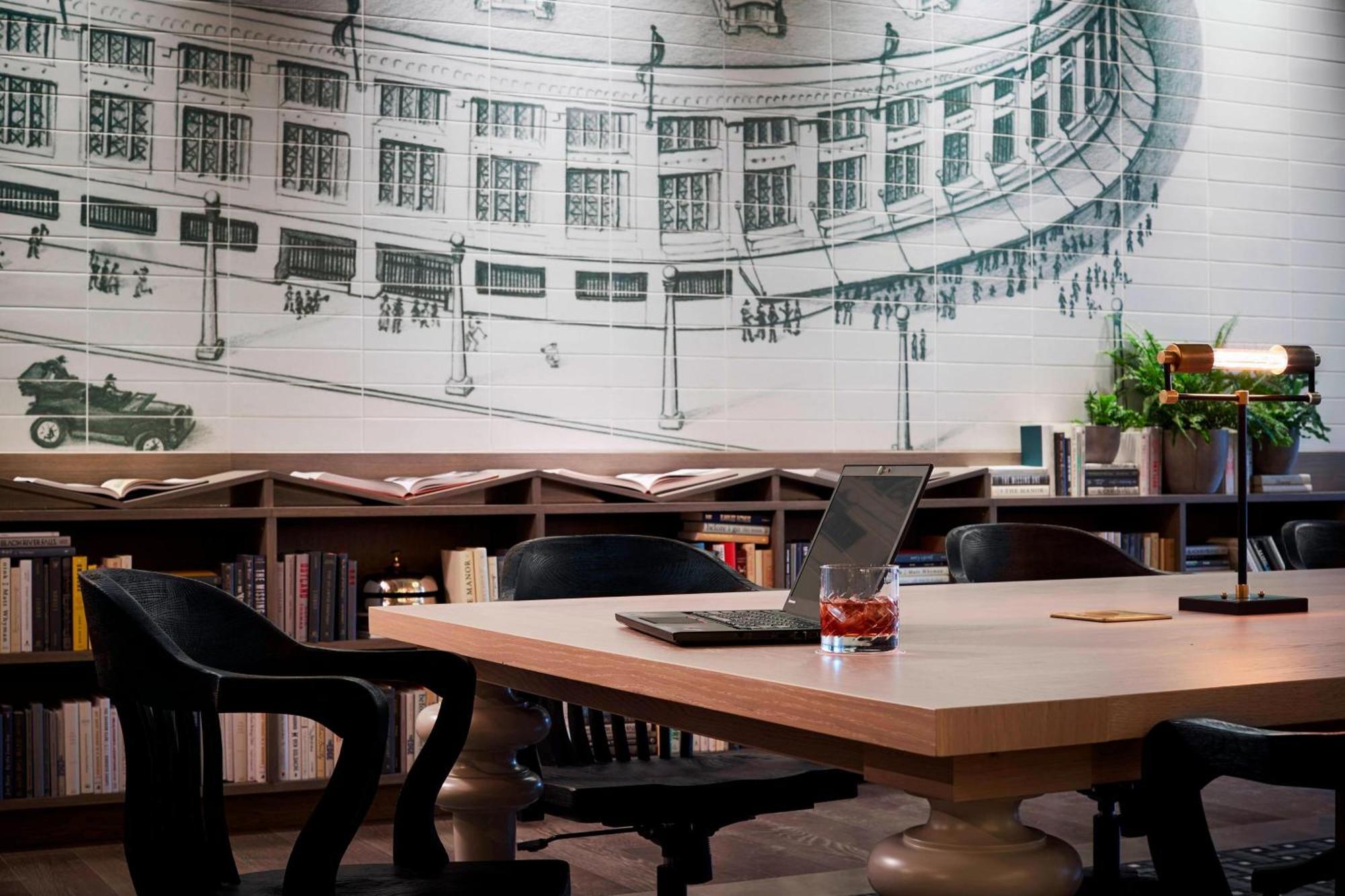 Zachary, Chicago, A Tribute Portfolio Hotel 4*