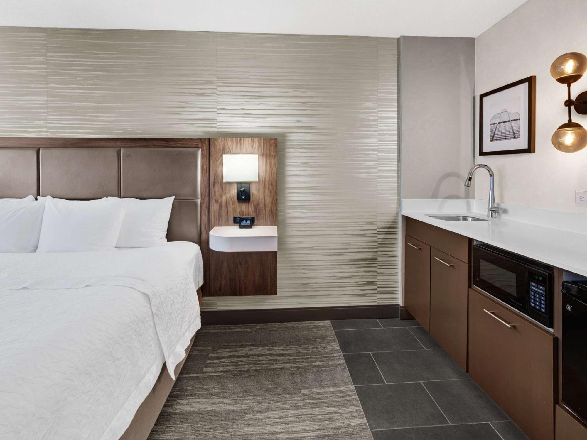 Hampton & Chicago-downtown Hotel 3*