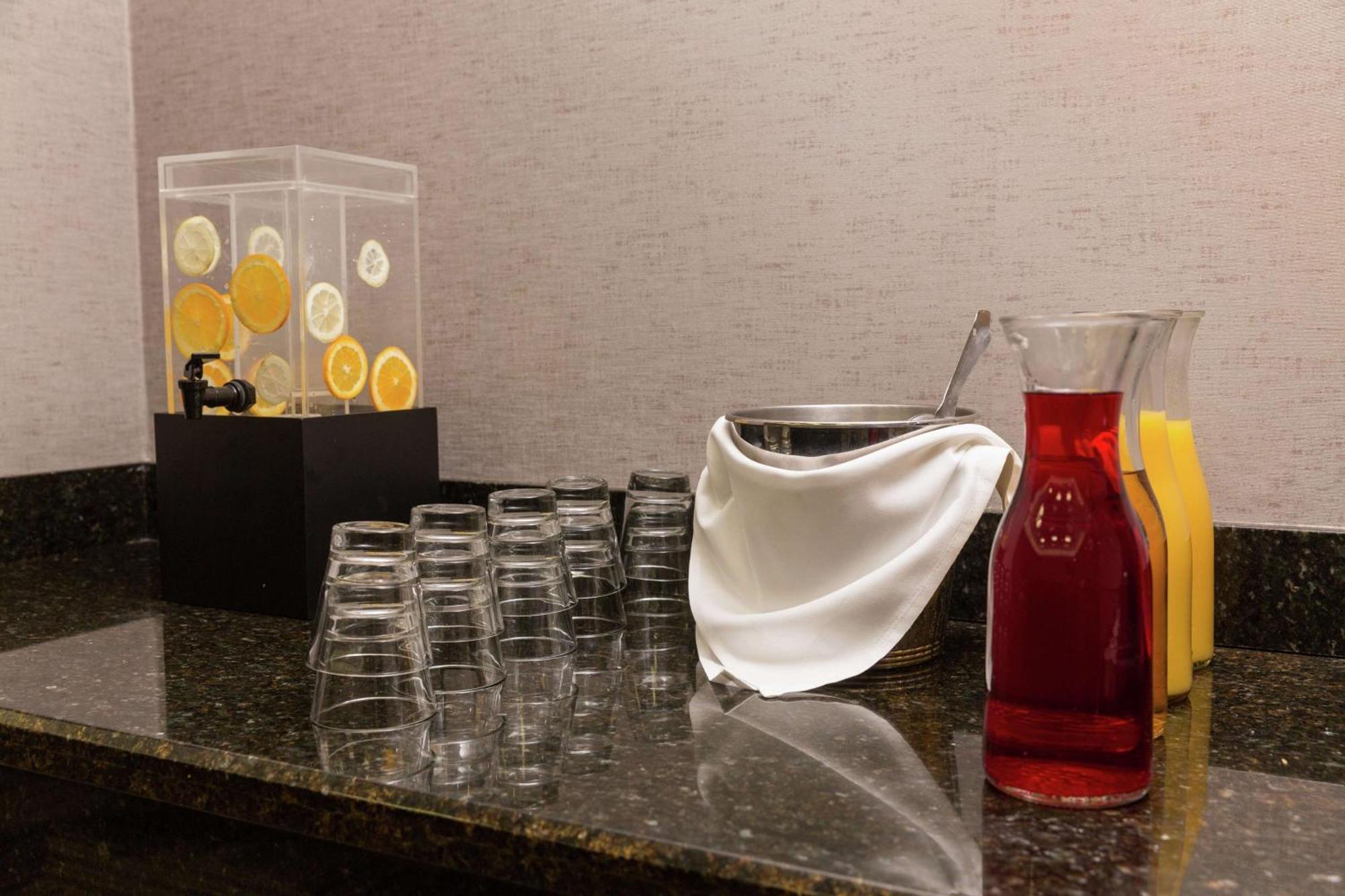 Hilton Chicago/oak Lawn Hotel