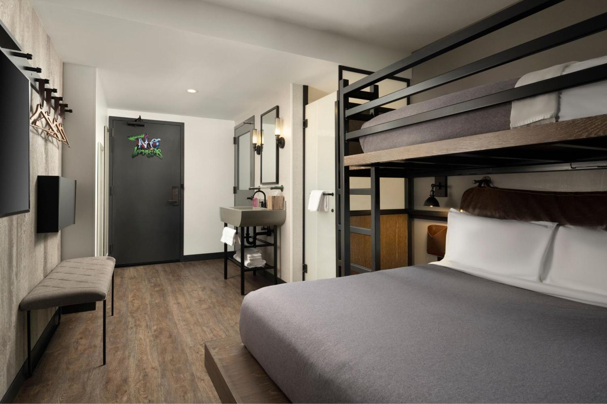 Hotel Moxy Downtown Chicago