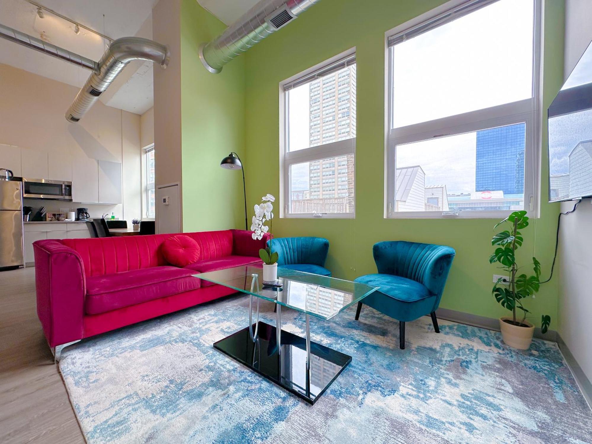 Mccormick 2br/2ba Oasis With Optional Parking, Patio, Gym For Up To 6 Guests Apartment *