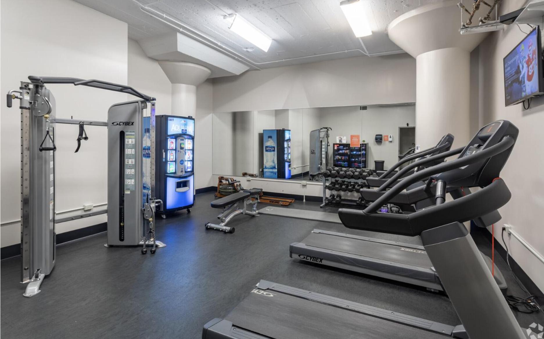 Mccormick 2br/2ba Oasis With Optional Parking, Patio, Gym For Up To 6 Guests Apartment