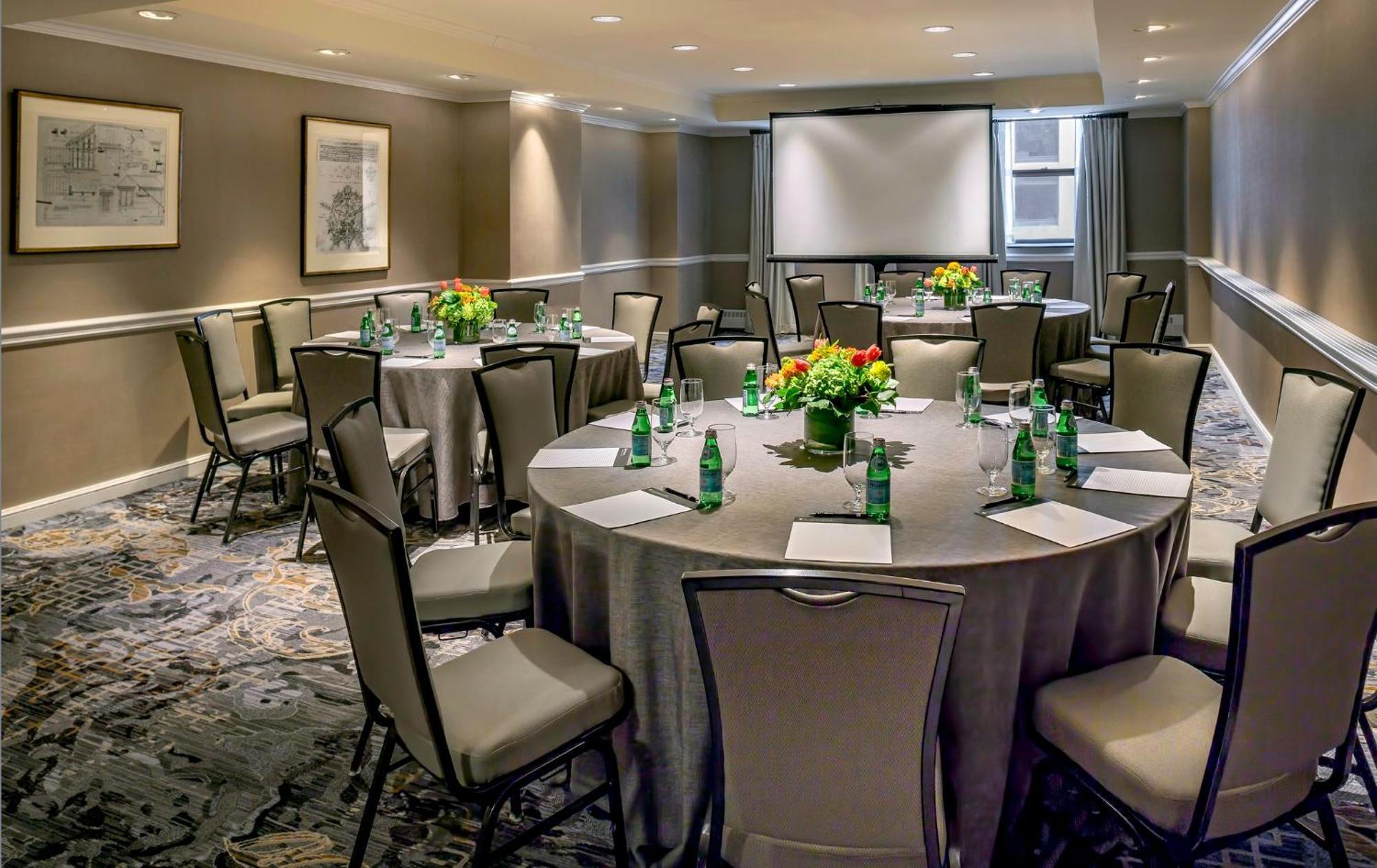 Intercontinental Magnificent Mile By Ihg Hotel 4*