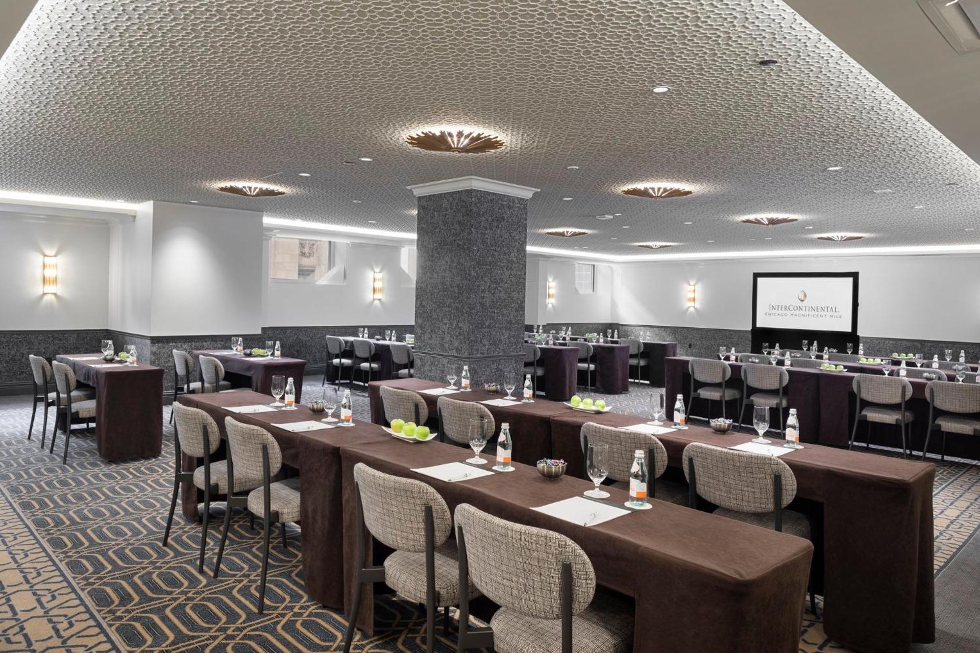Intercontinental Magnificent Mile By Ihg Hotel 4*