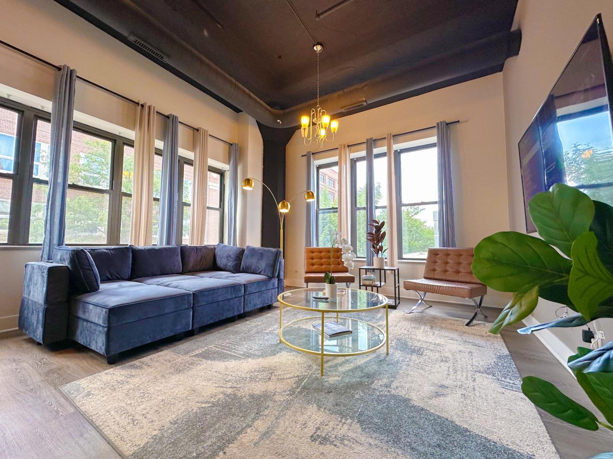 Group Friendly Spacious 3br With Optional Parking And Gym Access Sleeps 10 Guest Near Mccormick Place And Soldier Field * Chicago