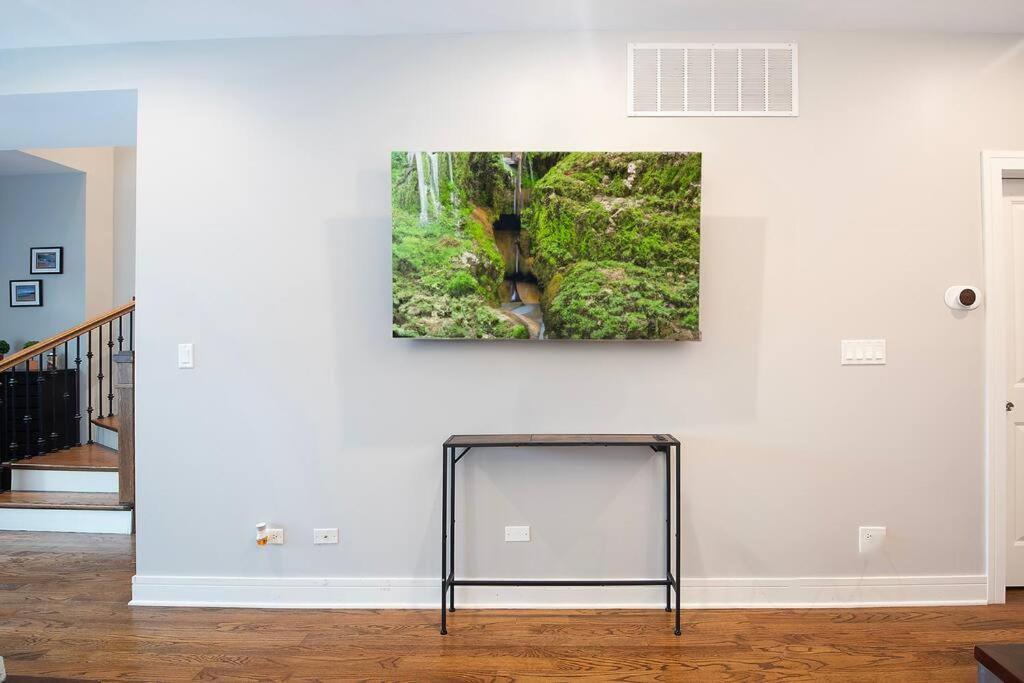 Deluxe Duplex In Roscoe-wrigley With Free Parking Chicago