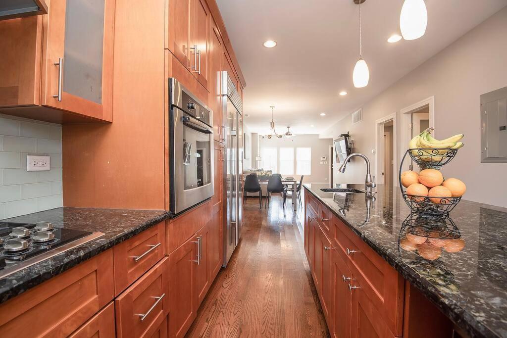 Apartamento Deluxe Duplex In Roscoe-wrigley With Free Parking *