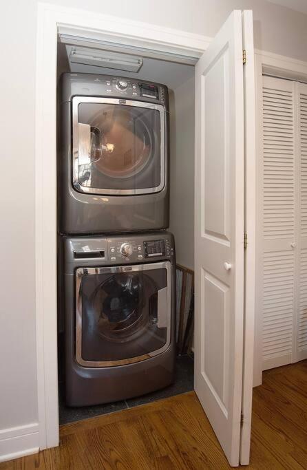 Deluxe Duplex In Roscoe-wrigley With Free Parking Chicago
