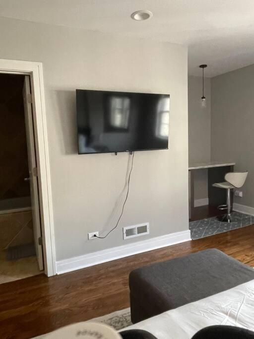 Deluxe Duplex In Roscoe-wrigley With Free Parking Apartamento Chicago