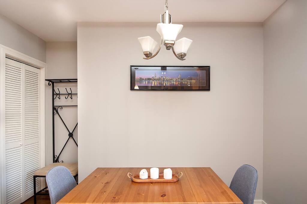 Apartamento Deluxe Duplex In Roscoe-wrigley With Free Parking Chicago