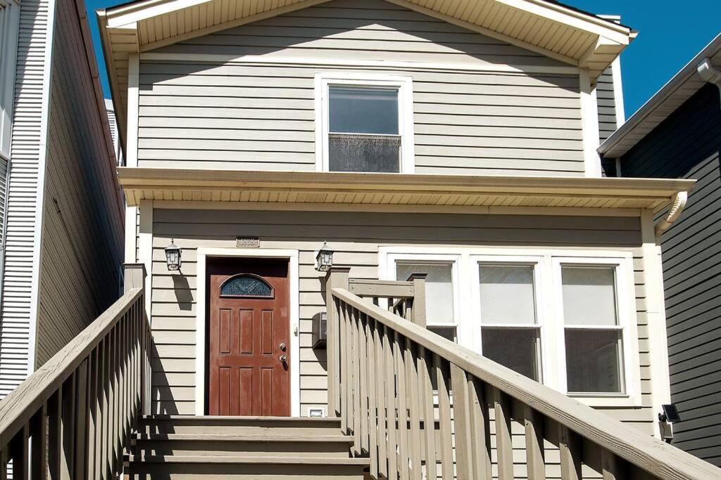 Deluxe Duplex In Roscoe-wrigley With Free Parking * Chicago