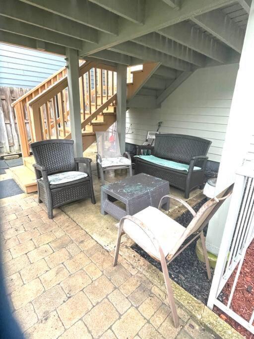 Deluxe Duplex In Roscoe-wrigley With Free Parking Apartamento *