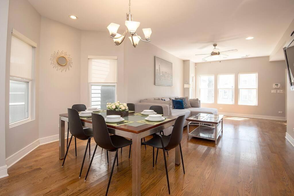 Deluxe Duplex In Roscoe-wrigley With Free Parking Apartamento *