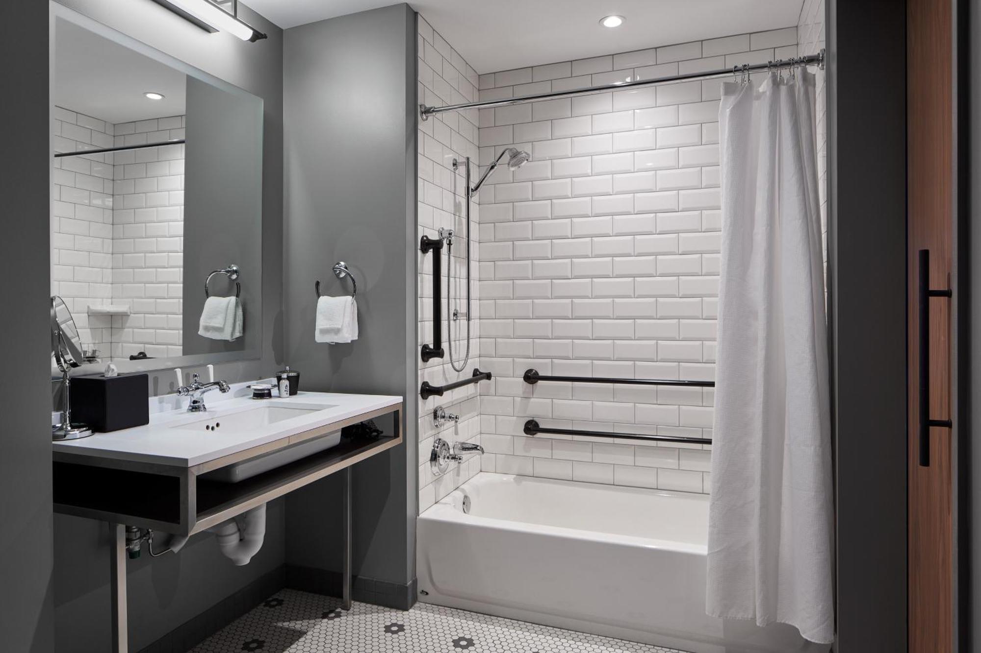 Zachary, Chicago, A Tribute Portfolio Hotel 4*