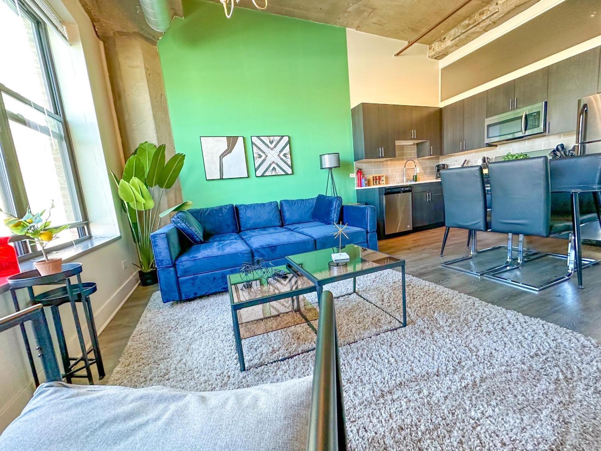 Mccormick 2br-2ba For Up To 8 Guests With Skyline View, Optional Parking & Gym Access Chicago