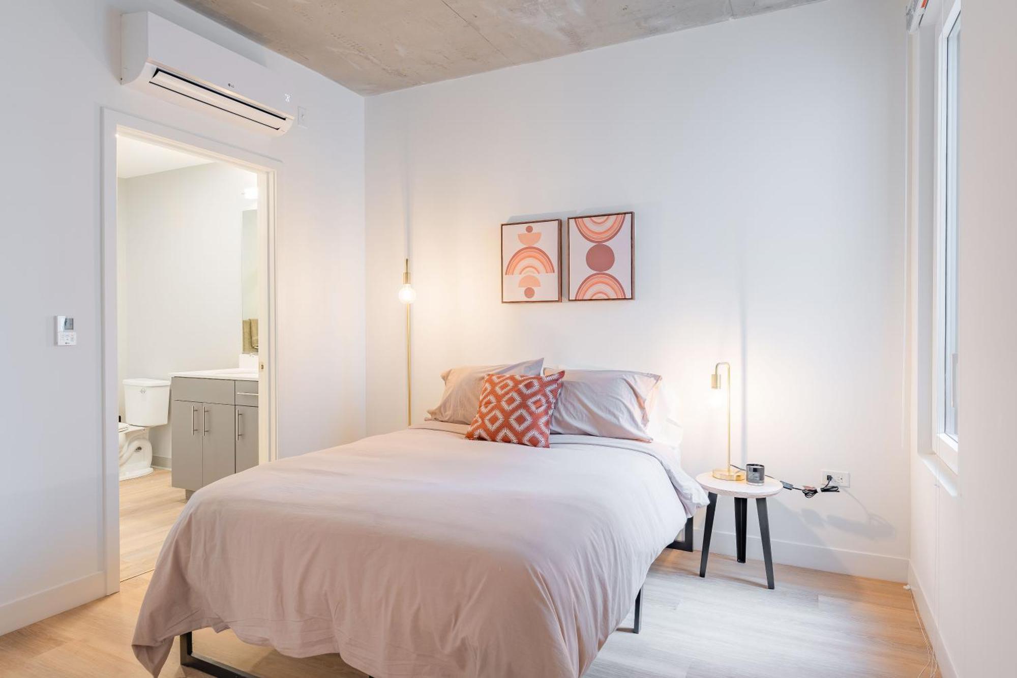 Apartment Living Grand 4 Bedroom By Lincoln Park Chicago