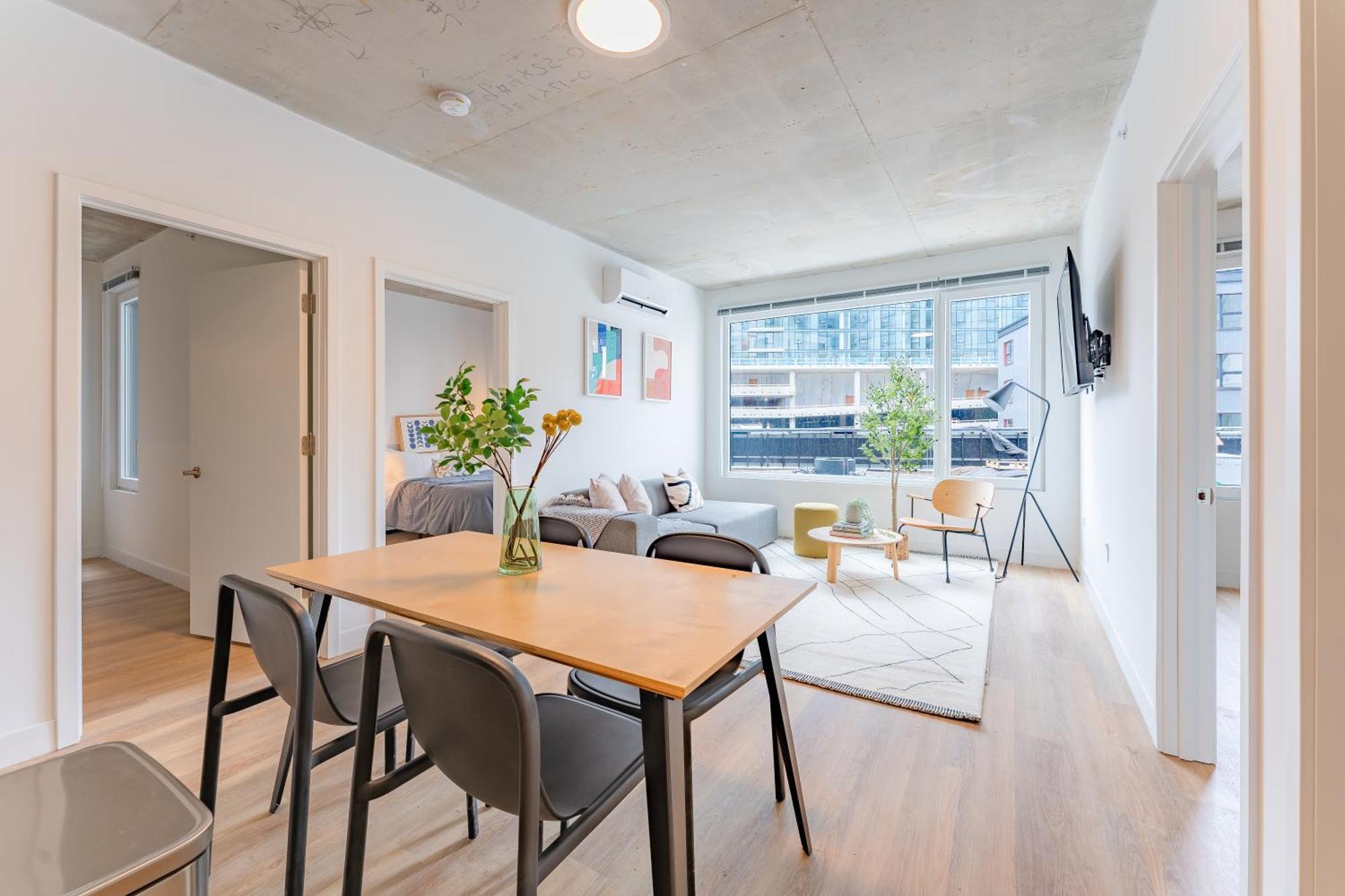 Living Grand 4 Bedroom By Lincoln Park Apartment *