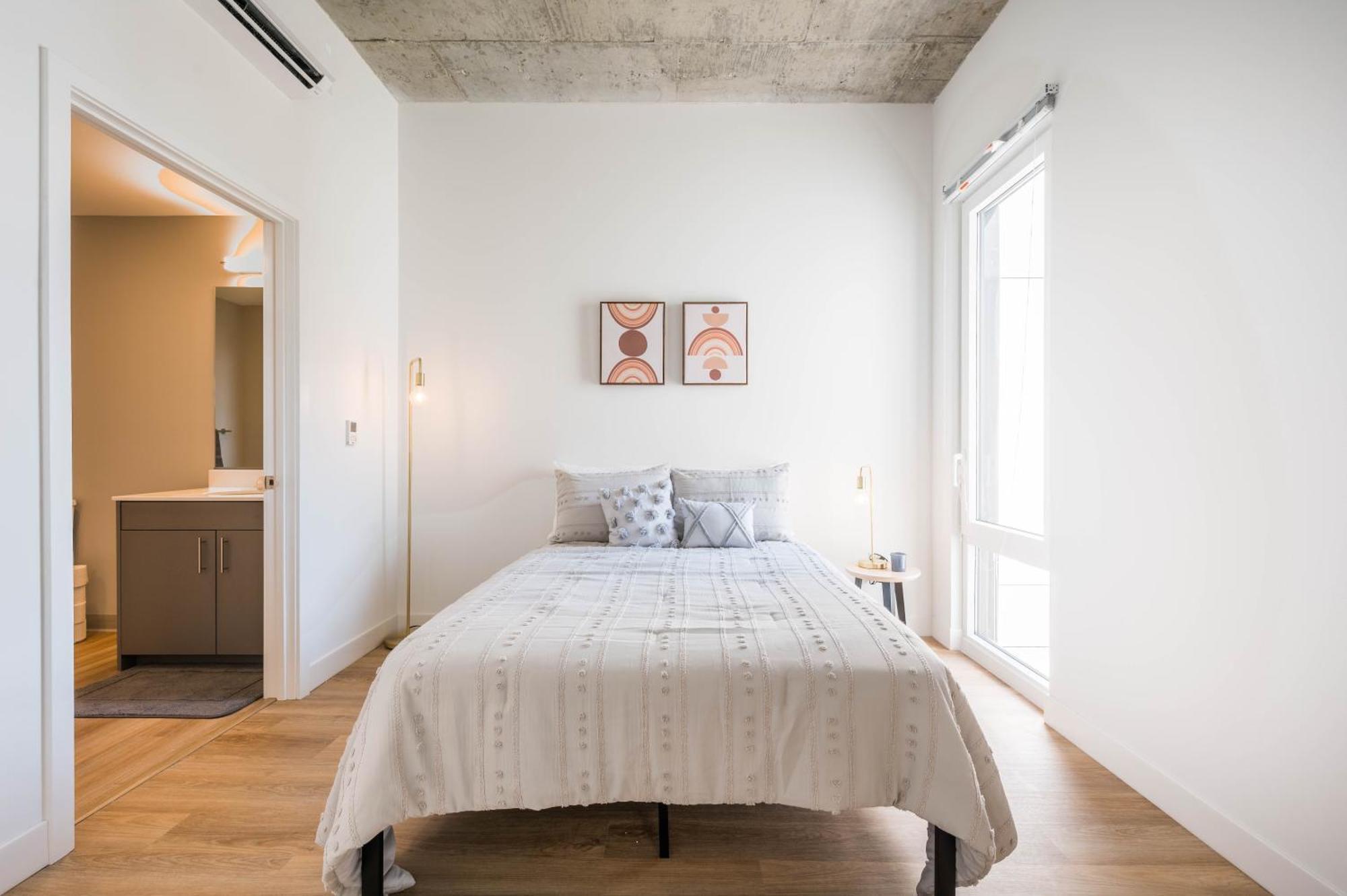 Living Grand 4 Bedroom By Lincoln Park Apartment