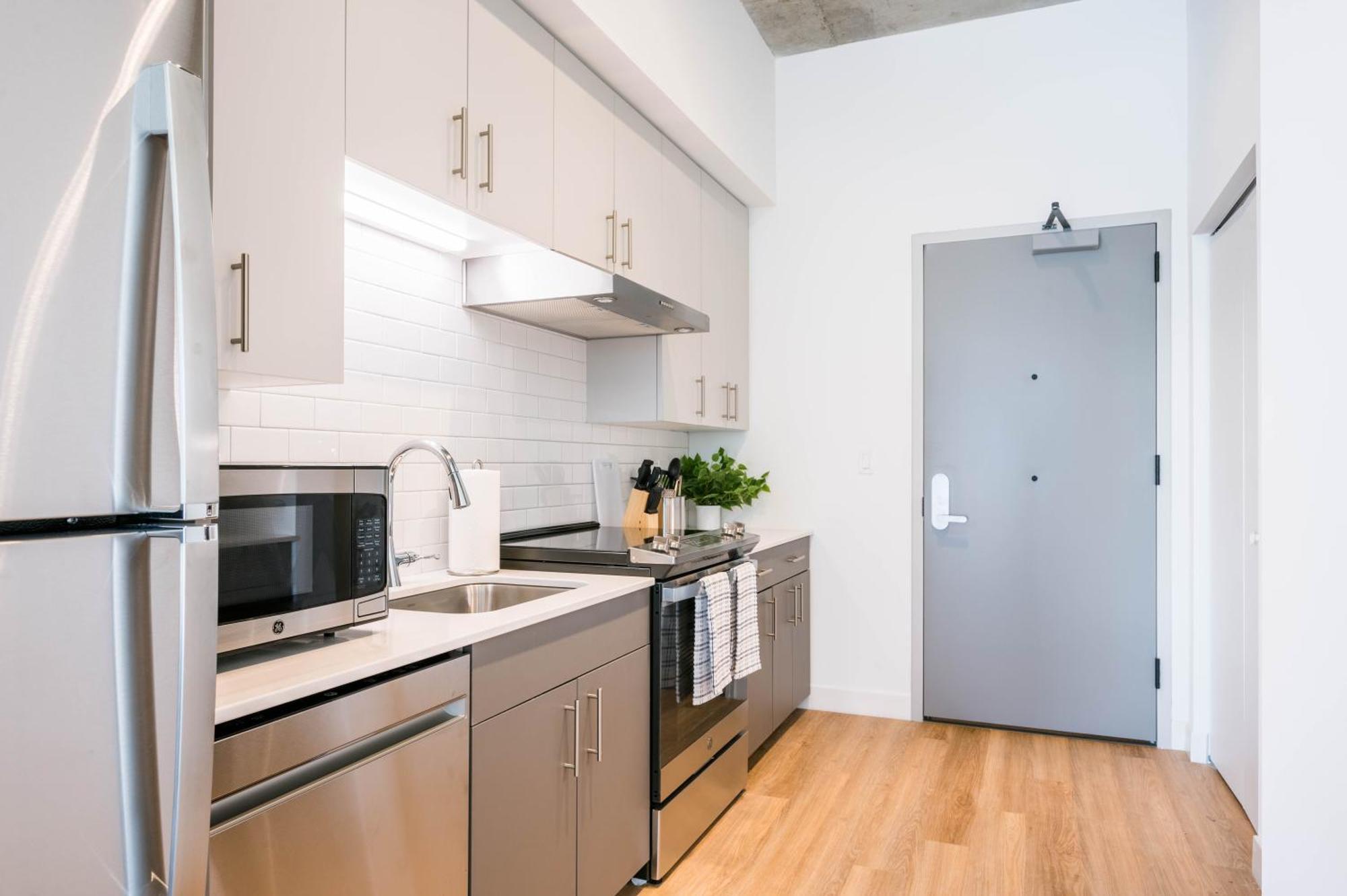 Apartment Living Grand 4 Bedroom By Lincoln Park