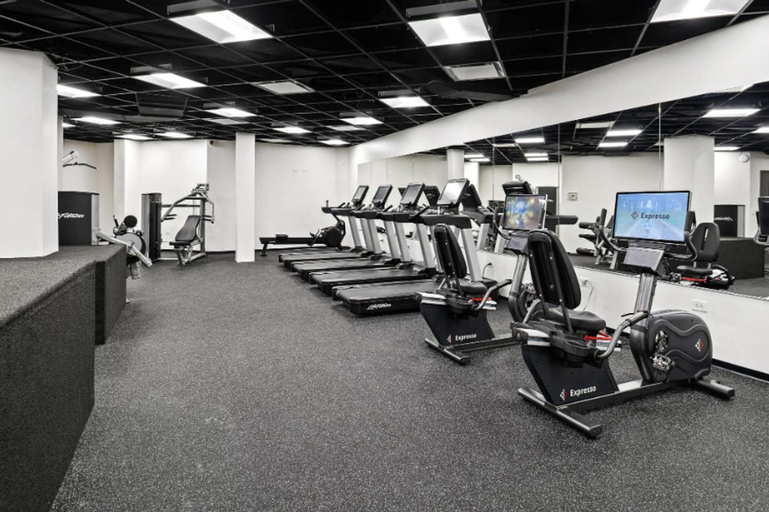 Apartamento Gold Coast 1br W Doorman Gym 2 Blocks To L Chi-549 *