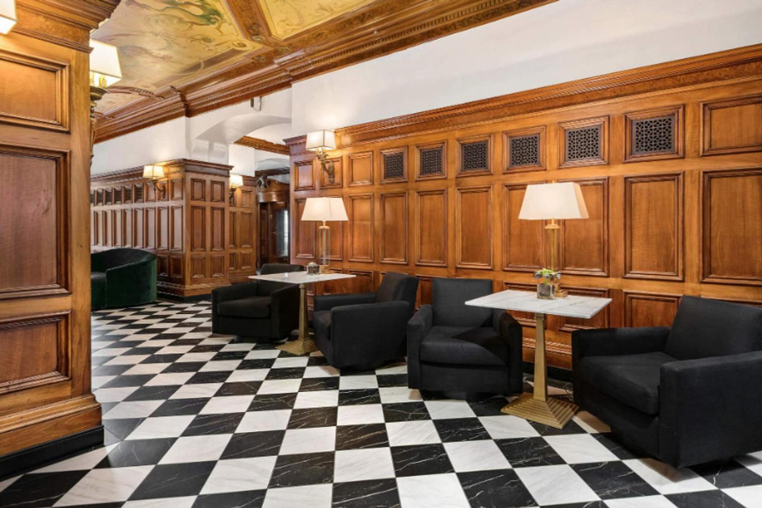 Gold Coast 1br W Doorman Gym 2 Blocks To L Chi-549 Chicago