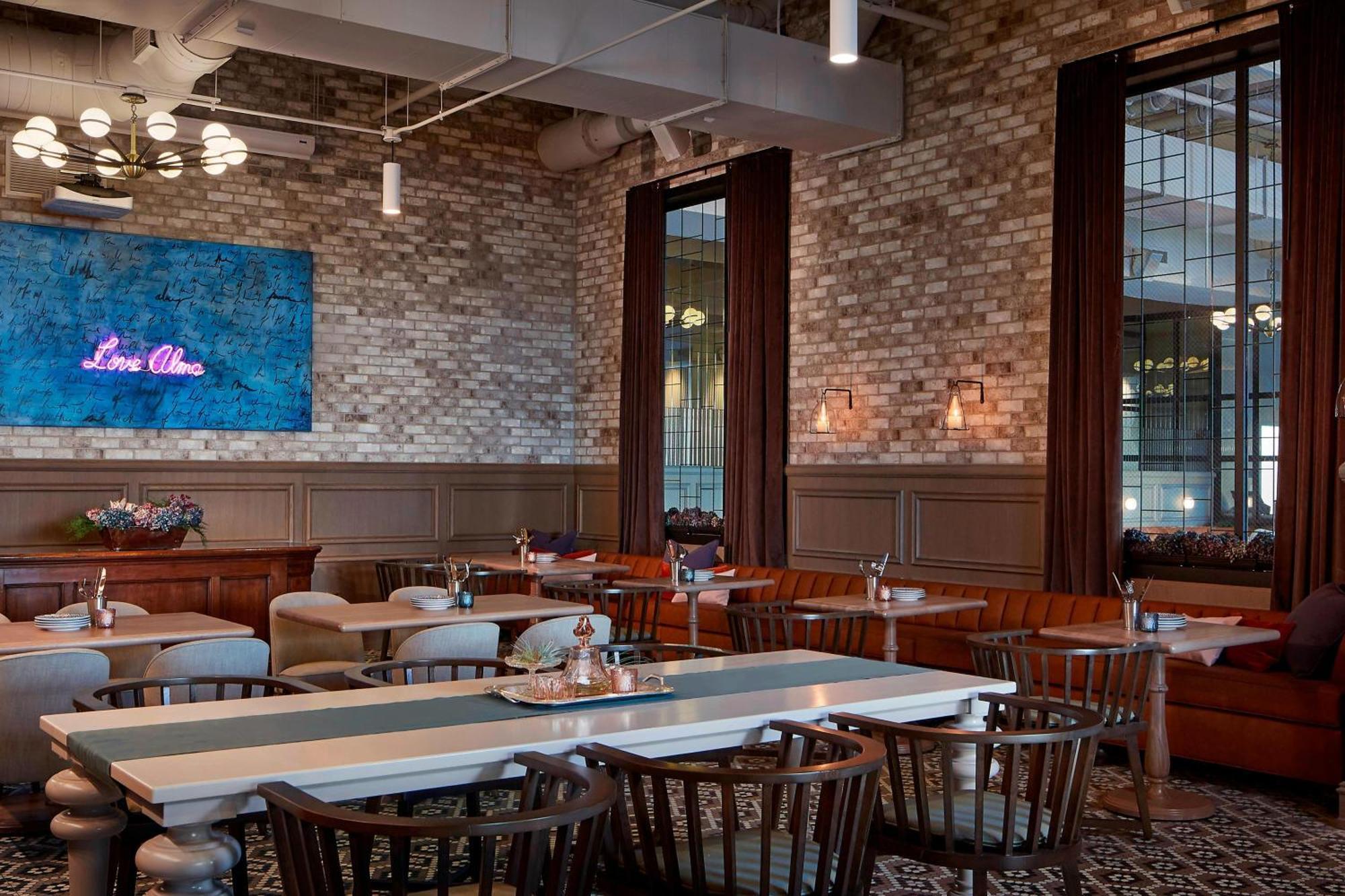 Hotel Zachary, Chicago, A Tribute Portfolio