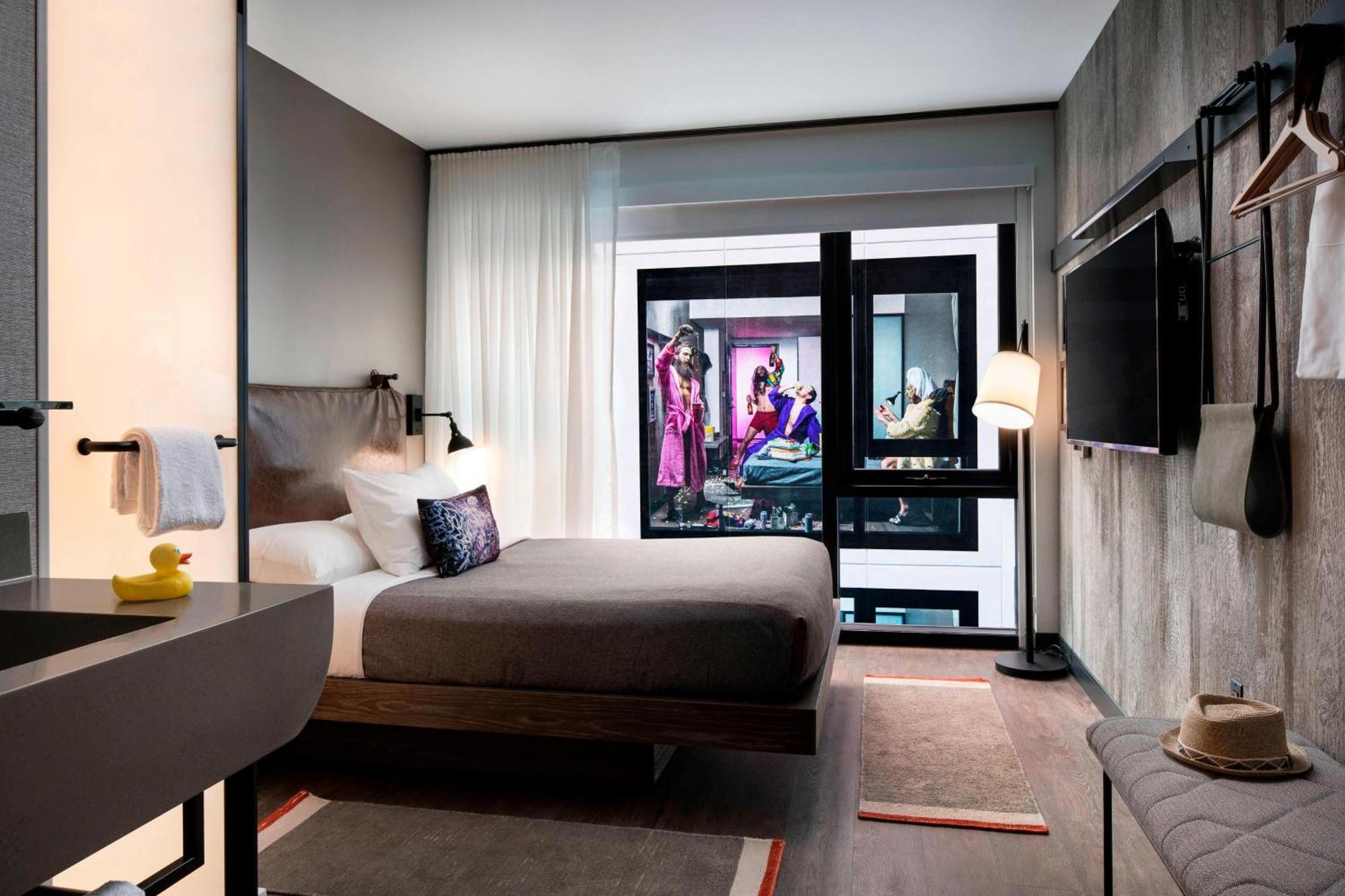 Moxy Downtown Hotel
