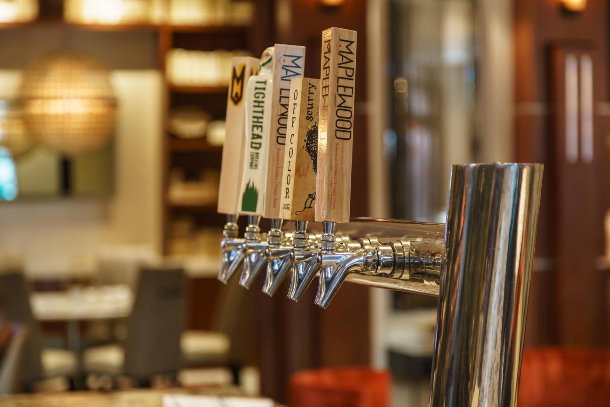 Hotel Courtyard Downtown/magnificent Mile 4*