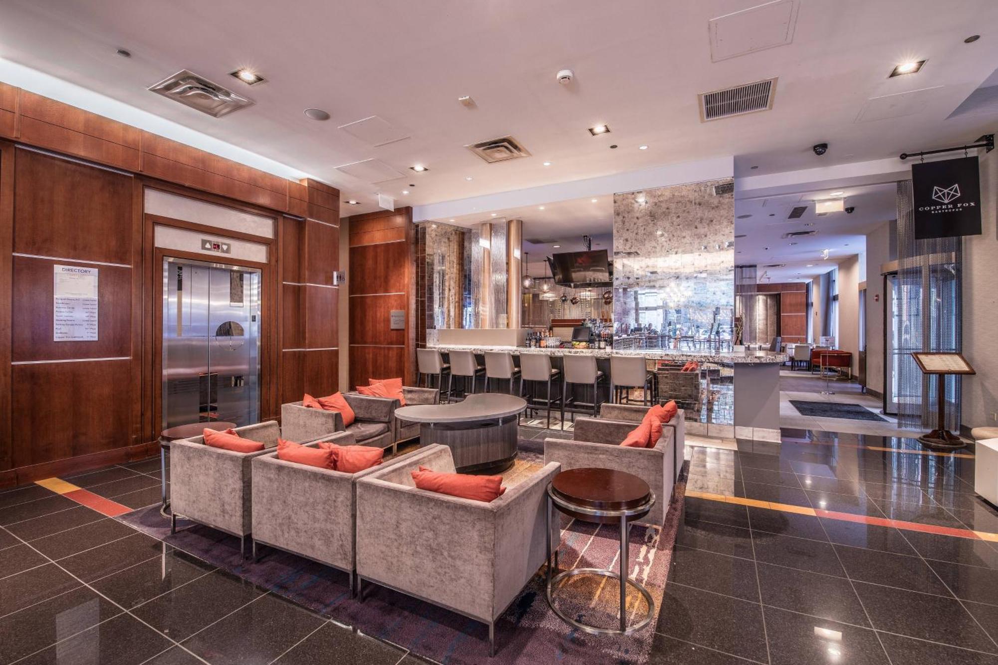 Courtyard Downtown/magnificent Mile Hotel