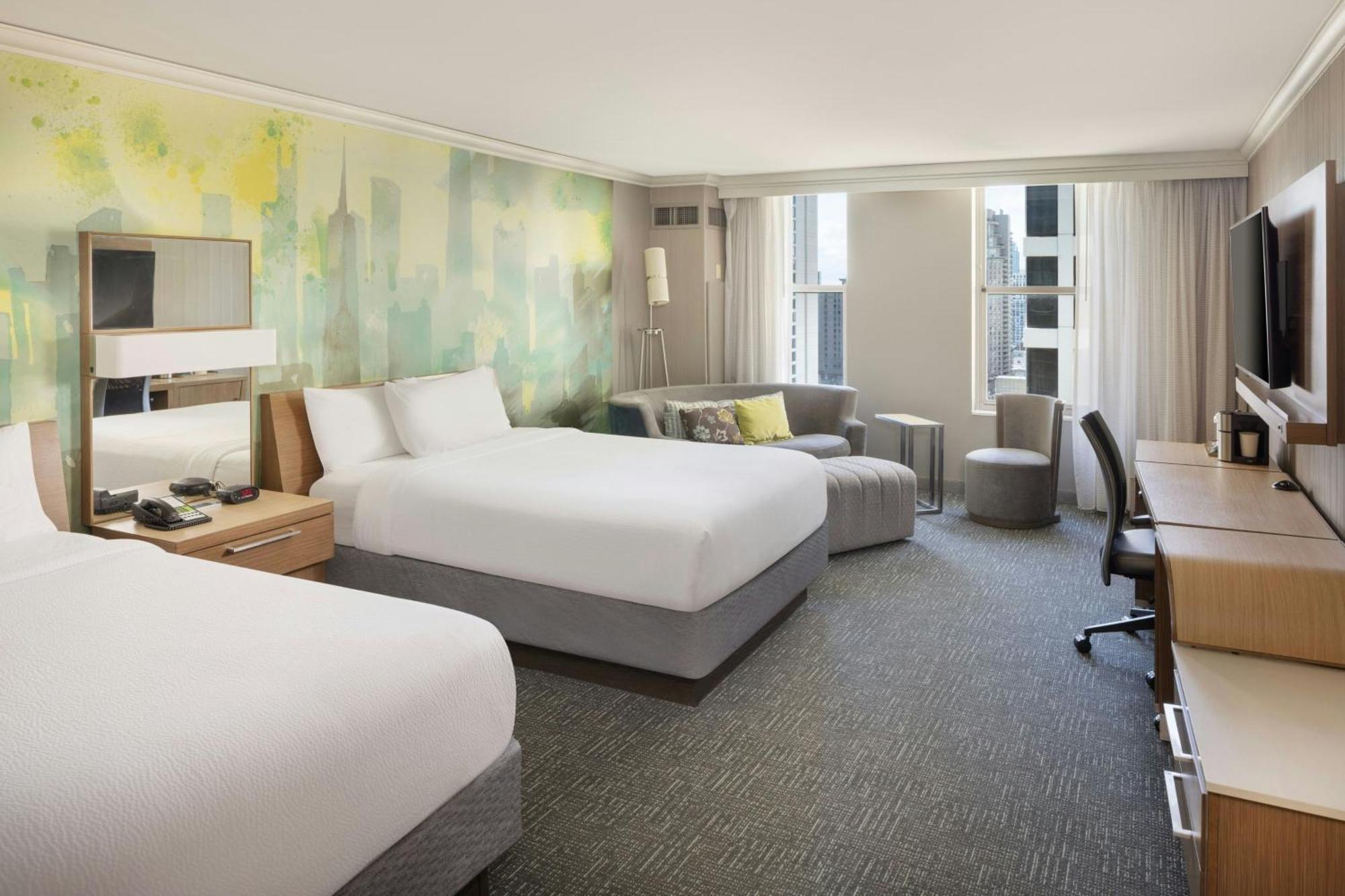 Courtyard Downtown/magnificent Mile Hotel 4*