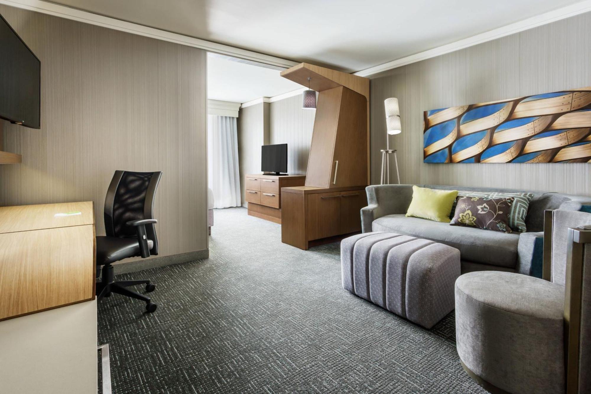 Courtyard Downtown/magnificent Mile Hotel