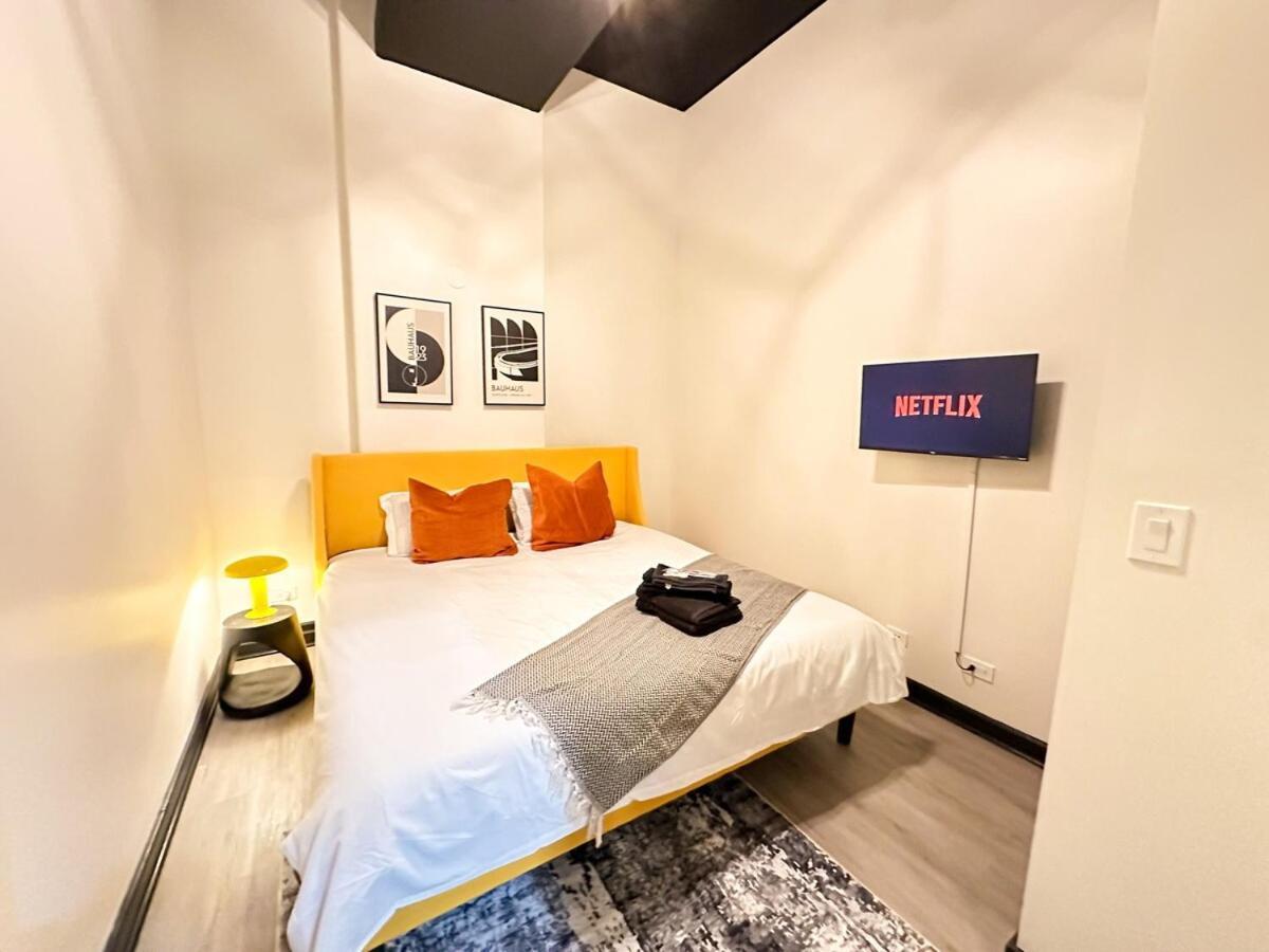 Luxury 6br Perfect For Group Sleeps 12 Near Chinatown, Mccormick Place, Soldier Field And Of Illinois *