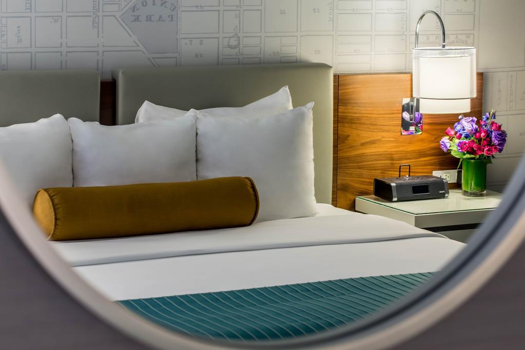 Kinzie Hotel 4*