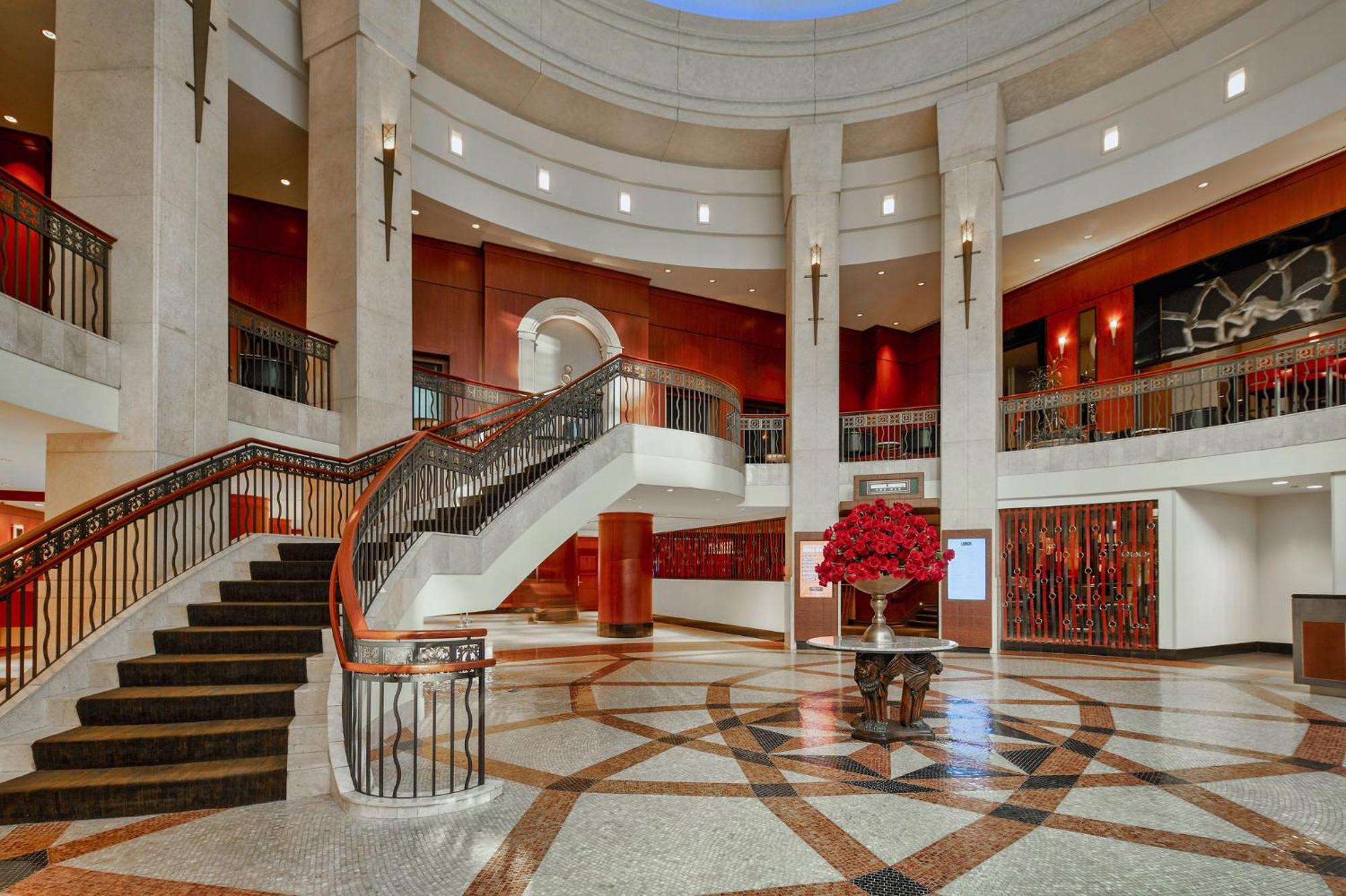 Intercontinental Magnificent Mile By Ihg Hotel 4*